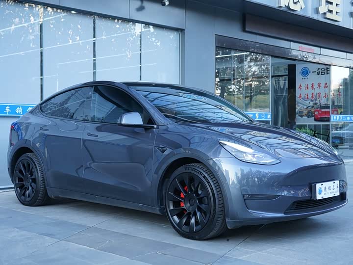 Фото 4 - Tesla Model Y