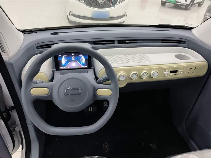 Фото 10 - Bestune Pony