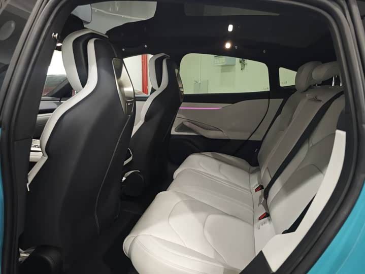 Фото 14 - Xiaomi SU7