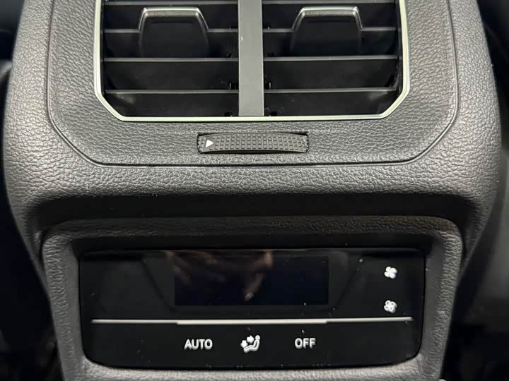 Фото 17 - Volkswagen Tayron