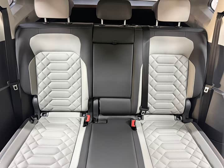 Фото 20 - Volkswagen Tayron