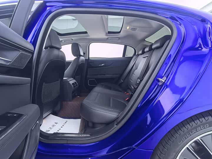 Фото 11 - Jaguar XE L