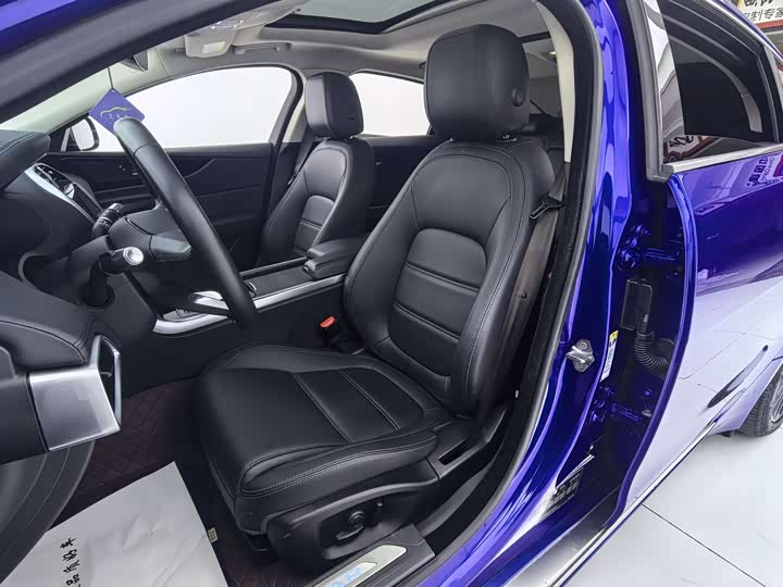 Фото 14 - Jaguar XE L