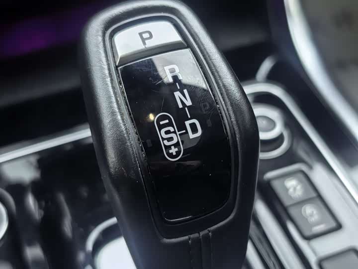 Фото 16 - Jaguar XE L