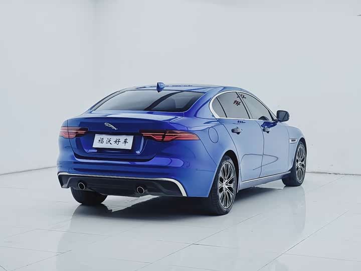 Фото 26 - Jaguar XE L