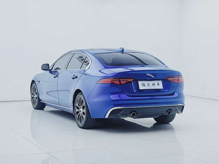 Фото 27 - Jaguar XE L