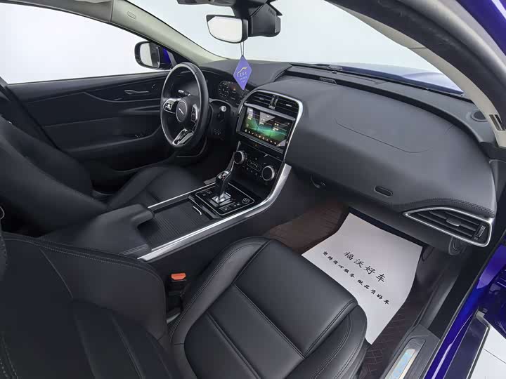 Фото 5 - Jaguar XE L