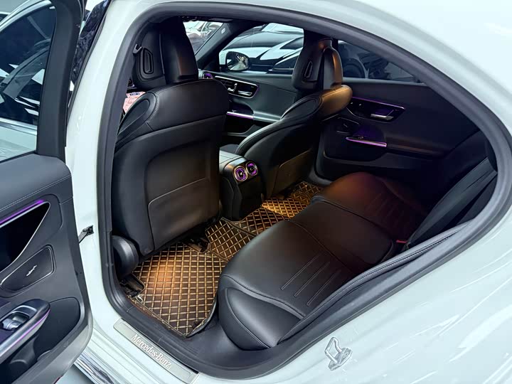 Фото 6 - Mercedes-Benz C-Class