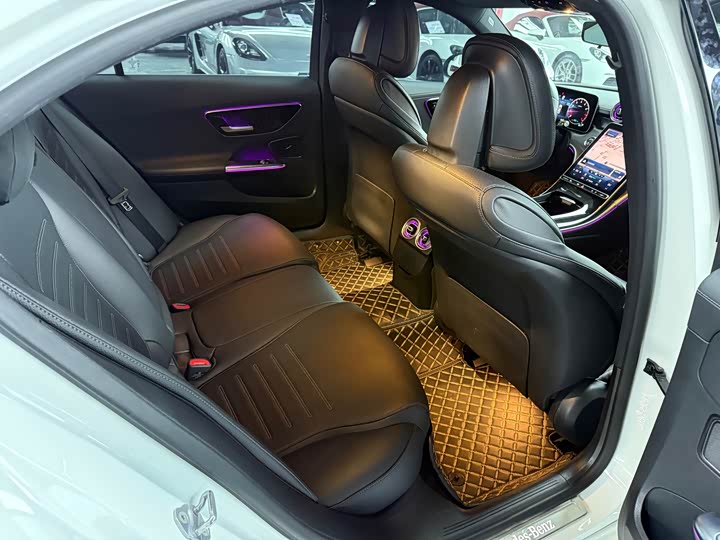 Фото 7 - Mercedes-Benz C-Class