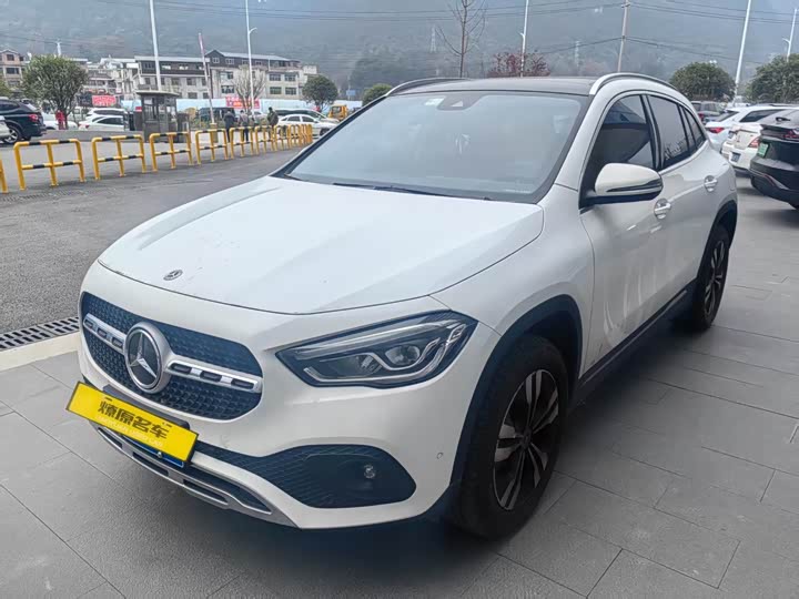 Фото 1 - Mercedes-Benz GLA-Class