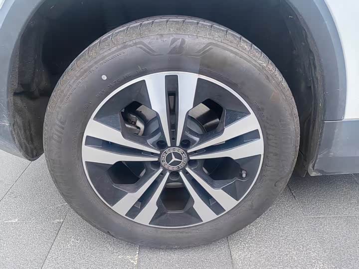 Фото 4 - Mercedes-Benz GLA-Class