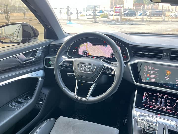 Фото 12 - Audi A6L