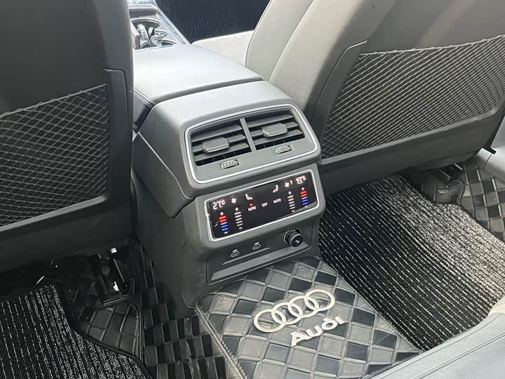 Фото 13 - Audi A6L