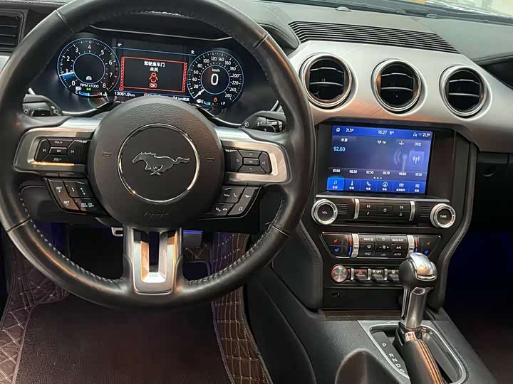 Фото 5 - Ford Mustang