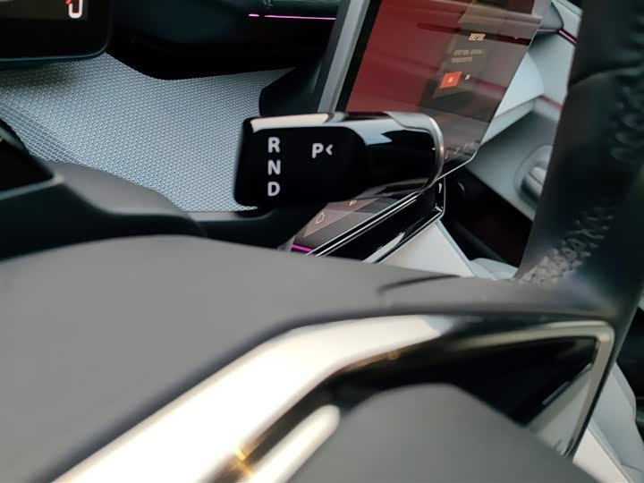 Фото 14 - Polestar 4