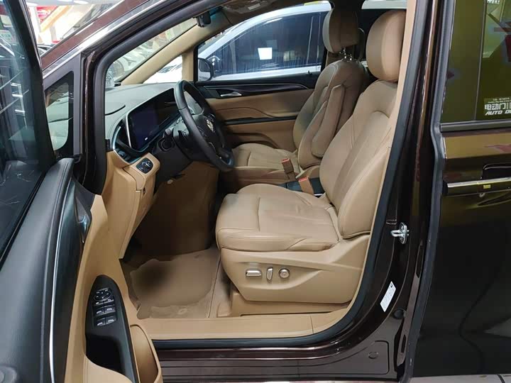 Фото 15 - Buick GL8 ES