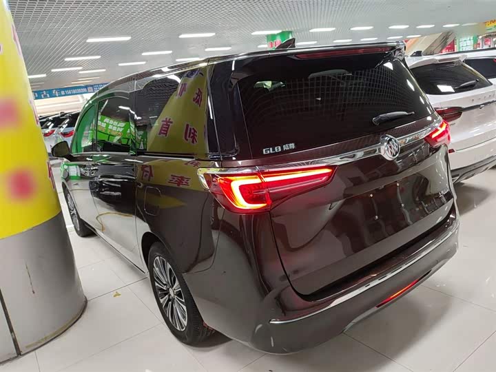 Фото 5 - Buick GL8 ES