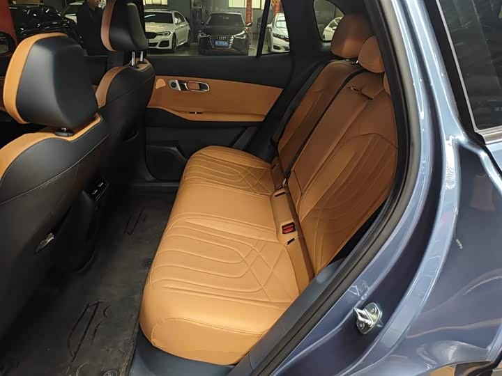 Фото 14 - Geely Galaxy Starship 7