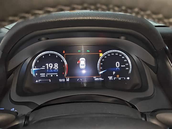 Фото 12 - Toyota Camry