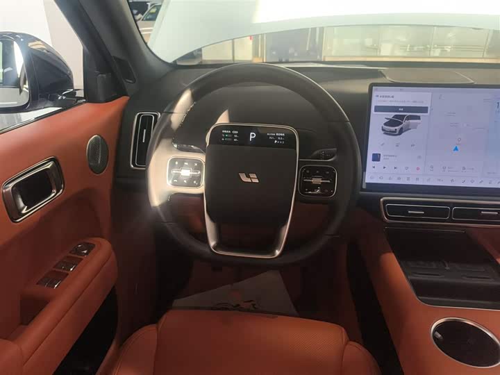 Фото 11 - LiXiang L7