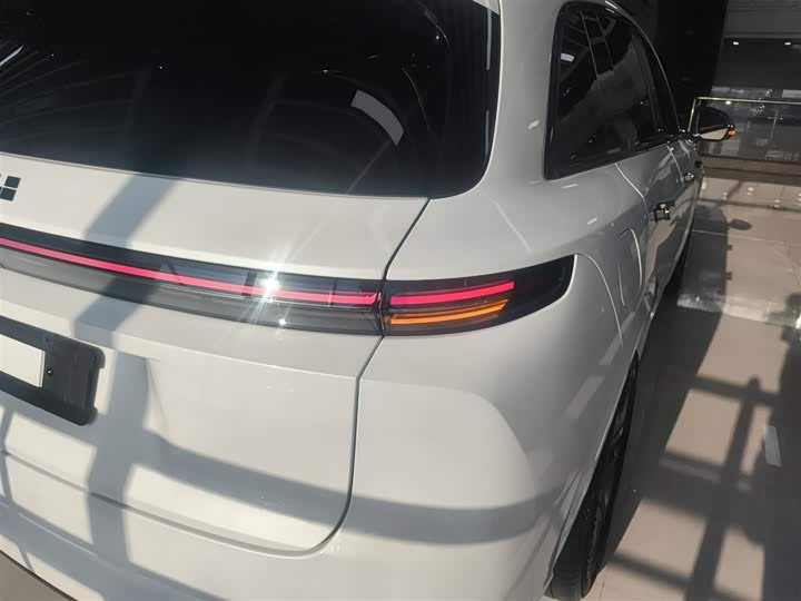 Фото 8 - LiXiang L7