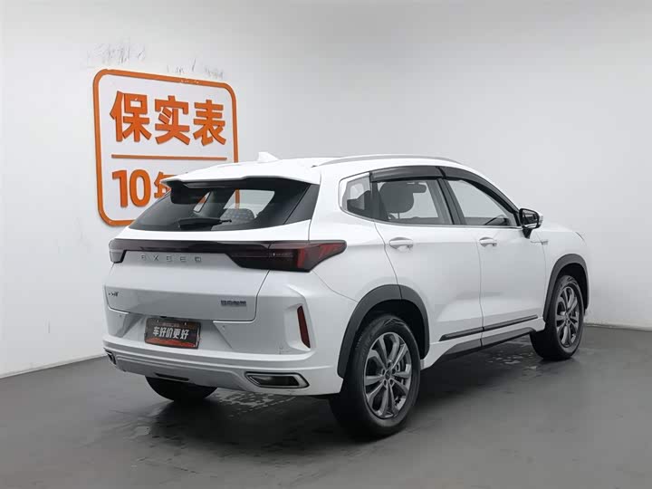 Фото 2 - Exeed LX