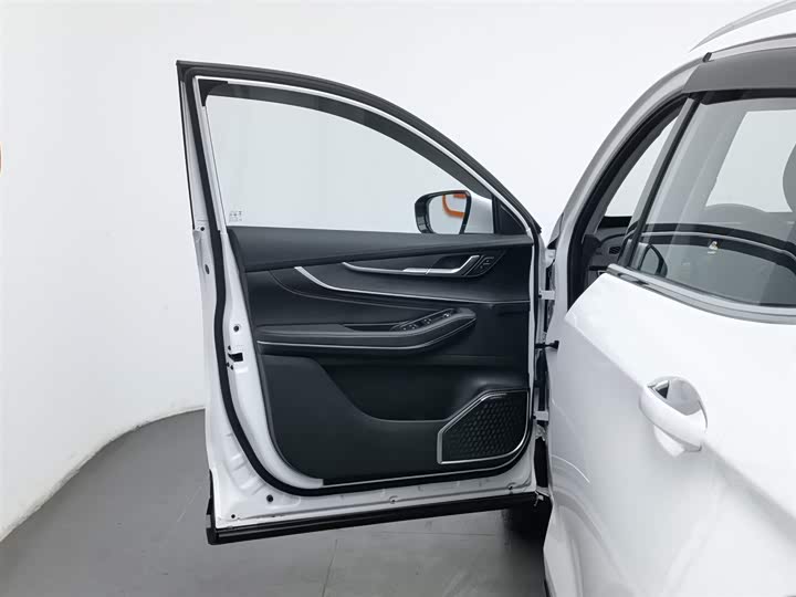 Фото 8 - Exeed LX