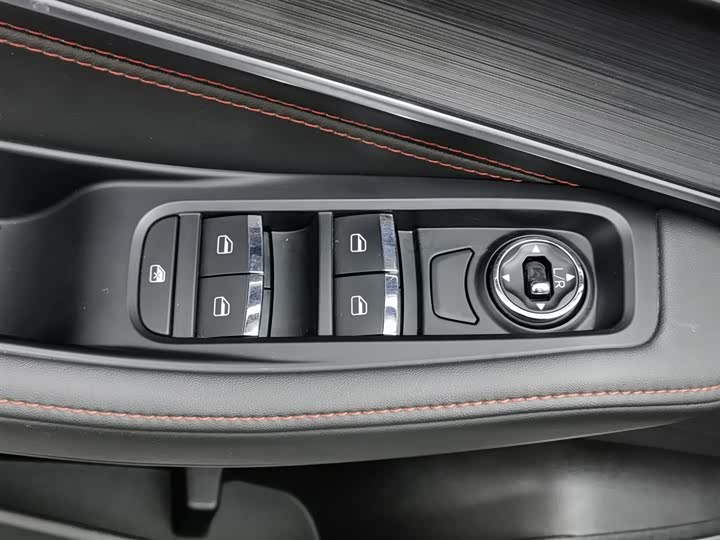 Фото 9 - Exeed LX