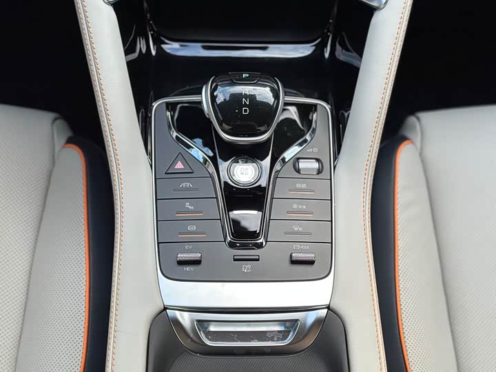 Фото 20 - BYD Song Plus Hybrid/EV