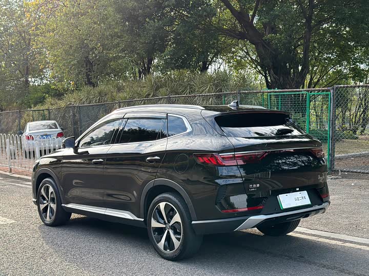 Фото 8 - BYD Song Plus Hybrid/EV