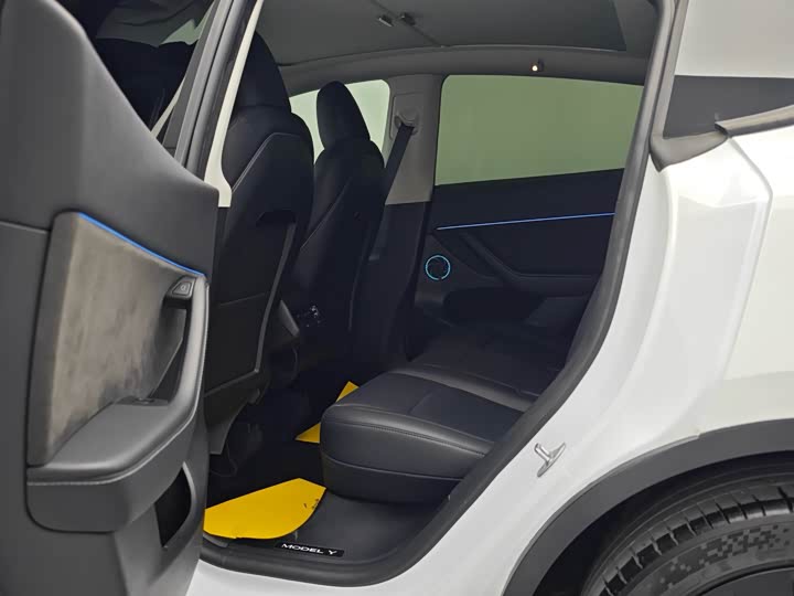 Фото 17 - Tesla Model Y