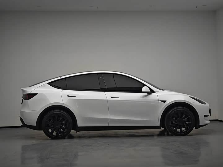 Фото 9 - Tesla Model Y