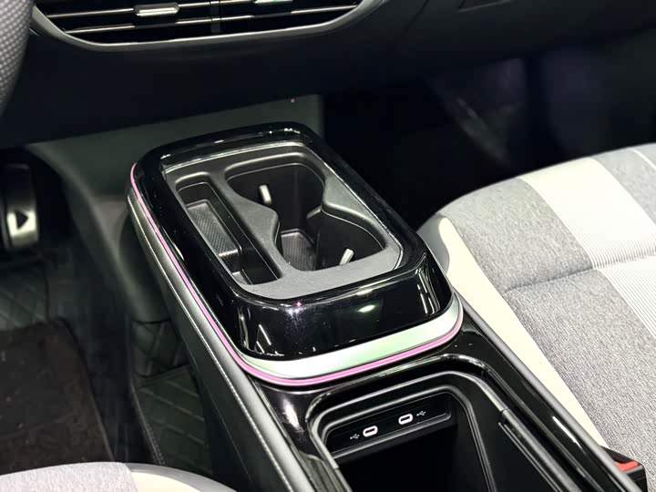 Фото 14 - Volkswagen ID.4 Crozz