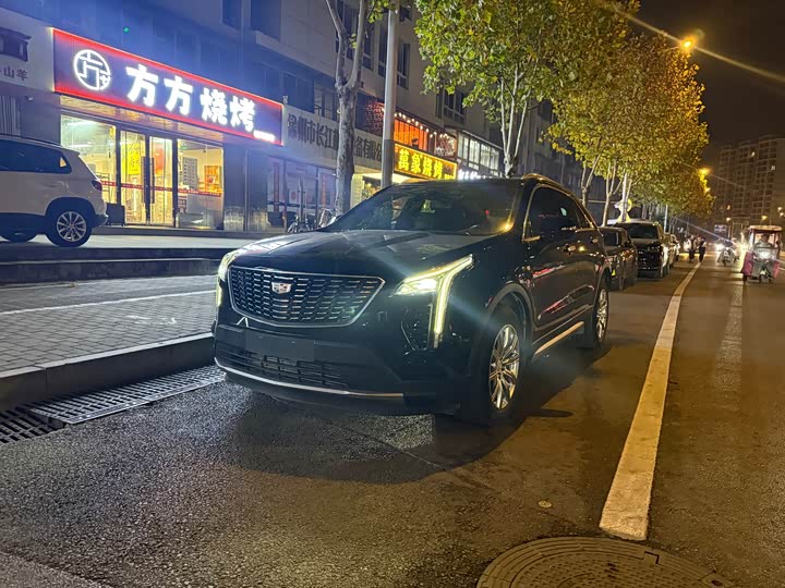 Фото 1 - Cadillac XT4