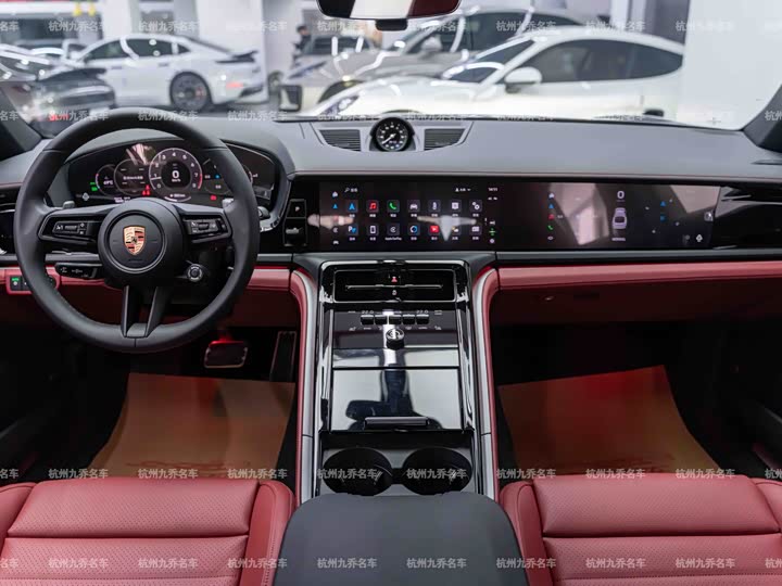 Фото 16 - Porsche Panamera