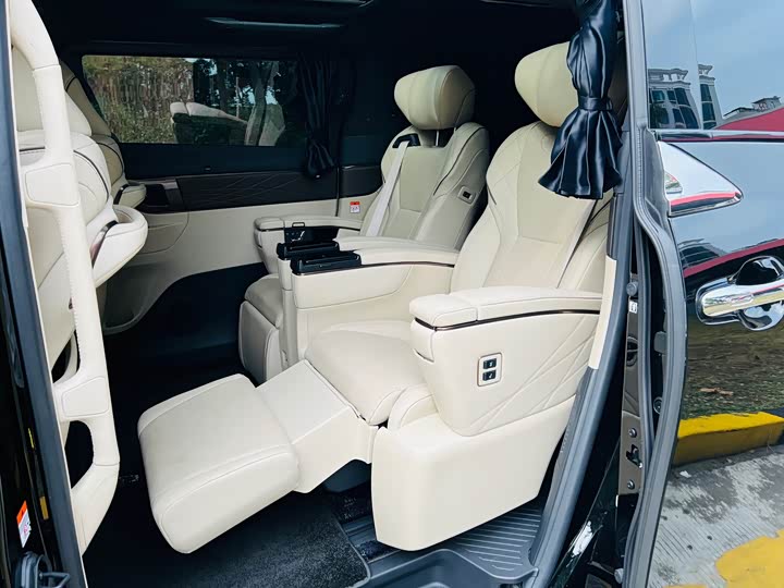 Фото 12 - Toyota Alphard