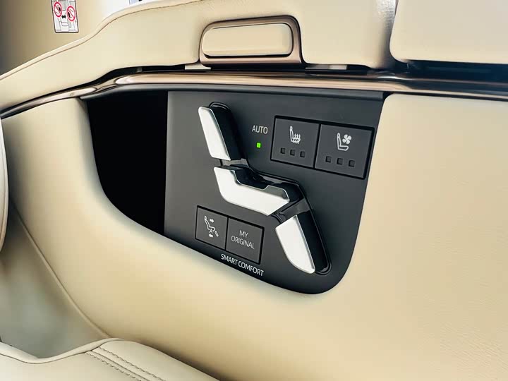 Фото 14 - Toyota Alphard