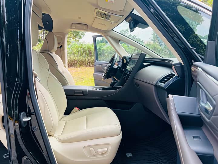 Фото 19 - Toyota Alphard