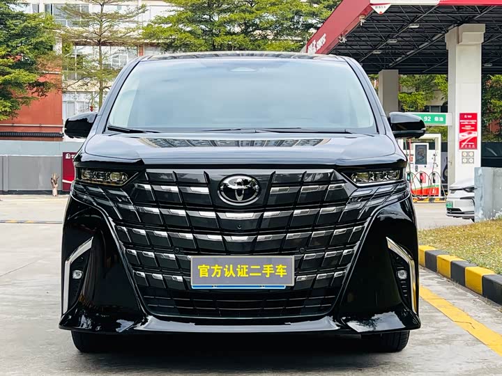 Фото 2 - Toyota Alphard