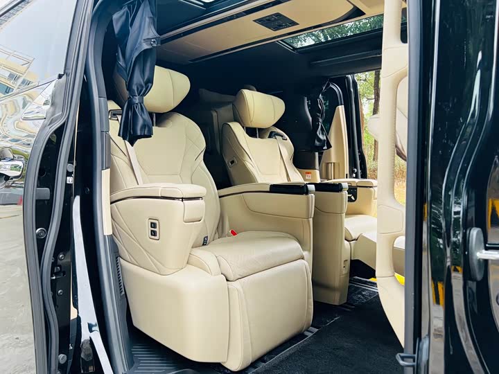 Фото 20 - Toyota Alphard