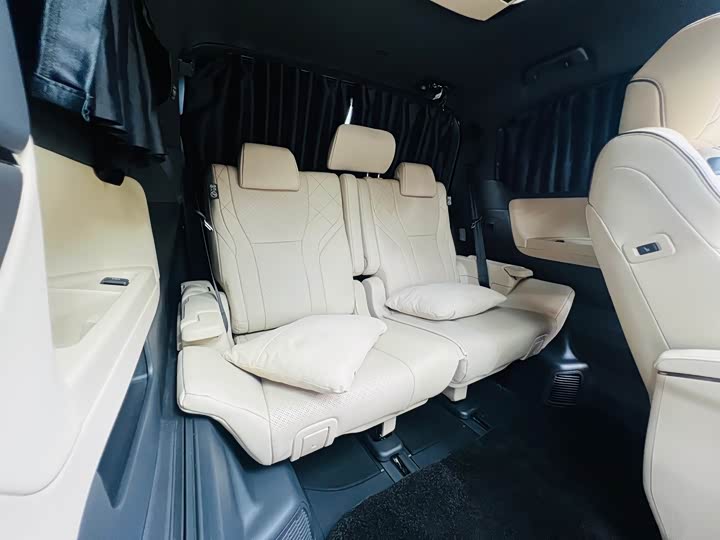 Фото 24 - Toyota Alphard
