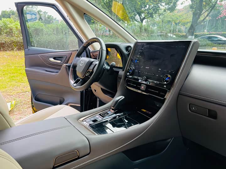 Фото 28 - Toyota Alphard