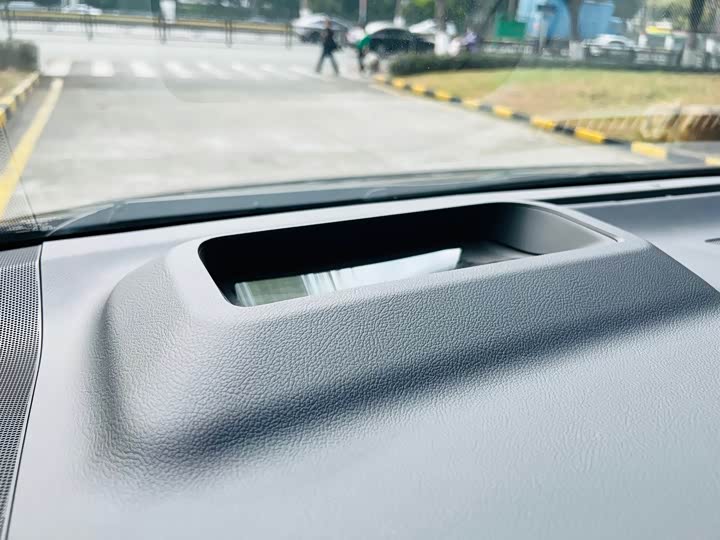 Фото 30 - Toyota Alphard