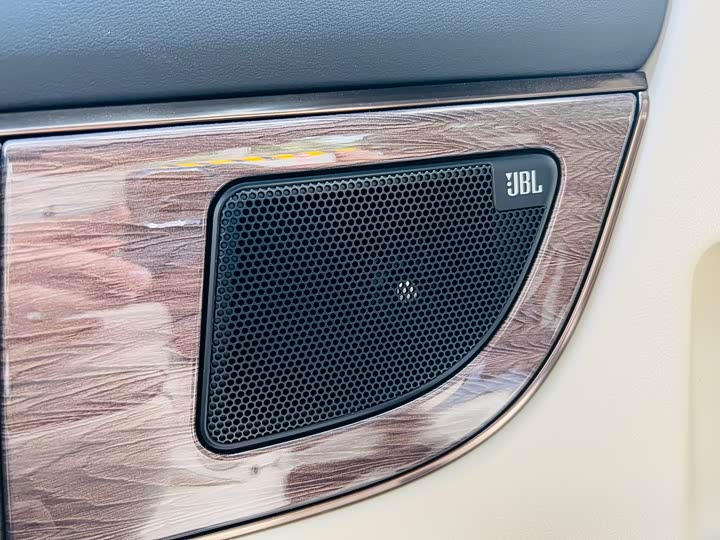 Фото 31 - Toyota Alphard