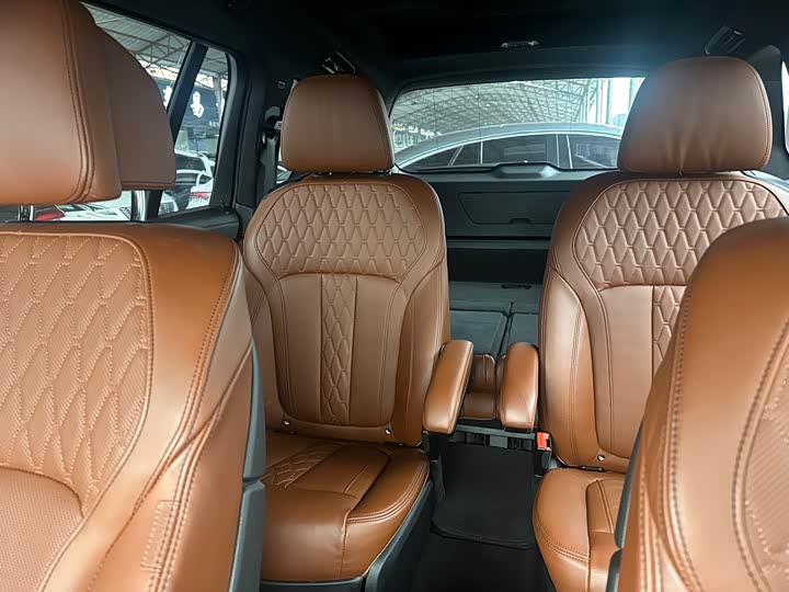 Фото 13 - BMW X7