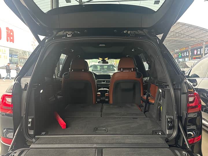 Фото 16 - BMW X7