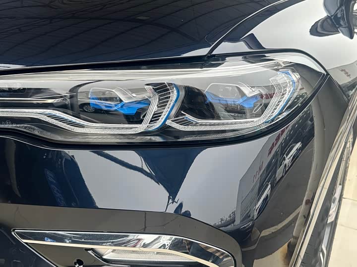 Фото 17 - BMW X7