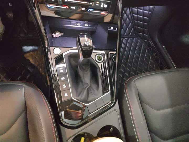 Фото 14 - Volkswagen Tayron