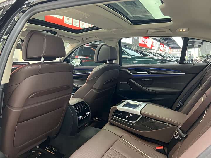 Фото 11 - BMW 5 Series