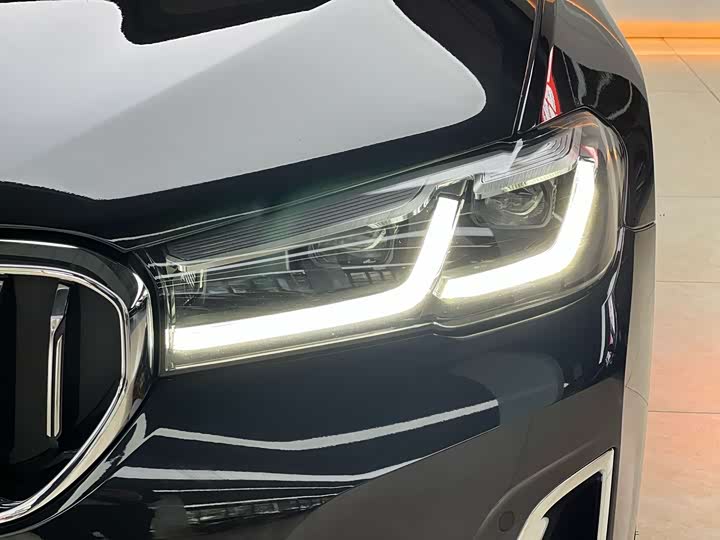 Фото 17 - BMW 5 Series